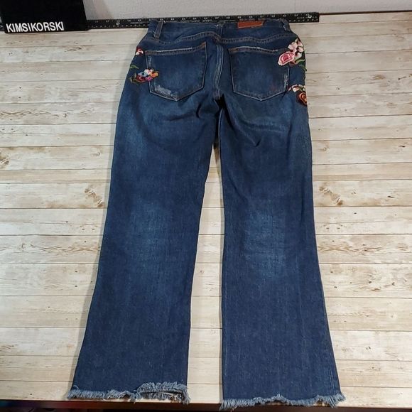 Zara Premium Denim Embroidered Raw Hem Jeans Flower Floral Design 24½" Waist 26L - Picture 6 of 11
